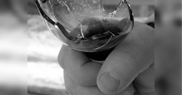 На Закарпатті, де проблеми мобілізації іноді намагаються вирішувати за допомогою зброї, минулої осені сталася жахлива подія: чоловік біля військкомату зайнявся сексом з жінкою та вбив її. На Закарпатті чоловік біля військкомату зайнявся сексом з жінкою та вбив її: жахливі подробиці - INFBusiness