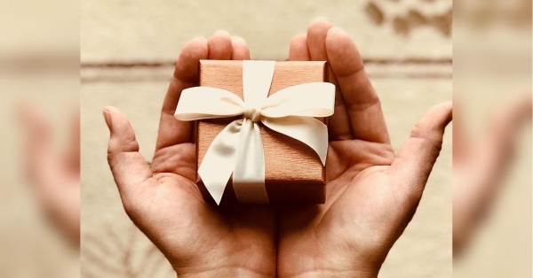 Починаючи з сьогоднішнього дня і до кінця тижня зорі почали готувати особливі подарунки для п'яти знаків Зодіаку. І якщо представники цих сузір'їв зуміють не прогаяти свій шанс на щастя, їхнє життя кардинально зміниться, пише Styler із посиланням на астрологічний сайт. Таке буває нечасто, не втратьте шанс: кому Всесвіт готує особливий подарунок - INFBusiness