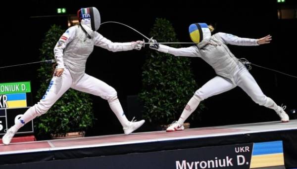 Рапіристка Дар'я Миронюк - віцечемпіонка Європи 20.06.2024 10:49 Укрінформ Українська рапіристка Дарія Миронюк здобула «срібло» чемпіонату Європи з фехтування, що проходить у Базелі (Швейцарія). Рапіристка Дар'я Миронюк - віцечемпіонка Європи - INFBusiness