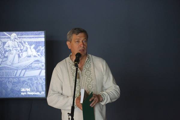 Музею війни передали на довічне зберігання унікальний рукописний збірник «Пісні волі» - INFBusiness