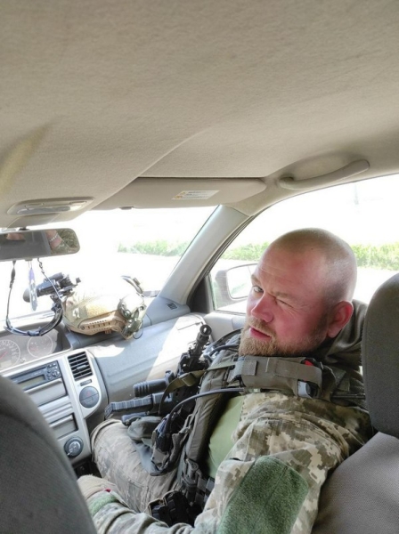 "Ми можемо скаржитися, що «слабе поповнення, нас не міняють» або «ми заморилися». Але потім збираємося і йдемо виконувати бойові завдання.", - розповів Іван Демченко 1