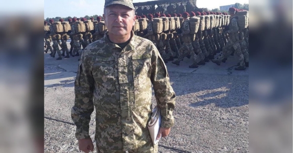Наприкінці 2021 року в Україні офіційно запрацював інститут військового капеланства. Як роз’яснюють самі капелани, а це священнослужителі різних конфесій, їхнє головне завдання — бути поруч з тими, хто захищає нашу країну. «Війна закінчиться не якимись гучними вибухами. Одного разу росіяни просто підуть», — капелан Василь Іванюк - INFBusiness