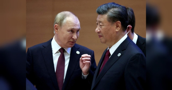 Китай, який не бере участі у саміті, присвяченому мирному плану для України, лобіює свій альтернативний план. Про це заявили десять дипломатів, а один з них назвав кампанію Пекіна «витонченим бойкотом» глобальної зустрічі у Швейцарії, пише Reuters. Китай проштовхує конкуруючий мирний план щодо України перед самітом у Швейцарії, — дипломати - INFBusiness