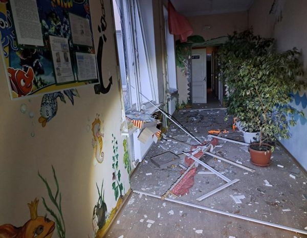 Вночі російські варвари знов масовано атакували Україну. За інформацією Повітряних сил, ворог застосував 6 ракет різних типів та 23 ударні БпЛА, серед яких: 1