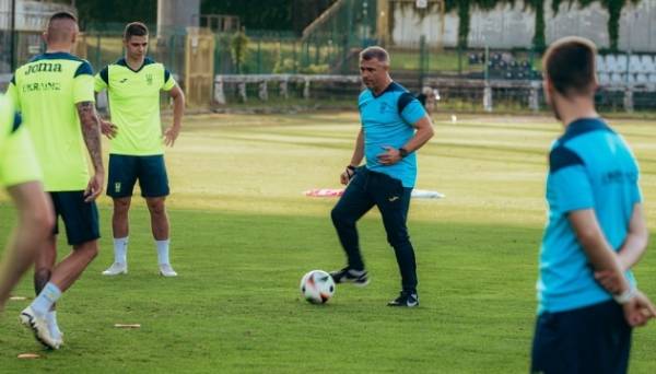 Збірна України з футболу провела перше тренування у Варшаві - INFBusiness