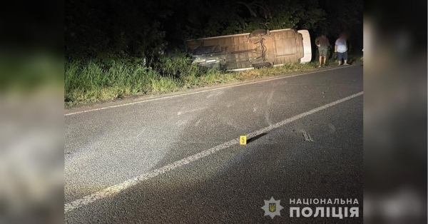 Небезпечна екскурсія: під Вінницею перекинувся мікроавтобус зі школярами (фото) - INFBusiness