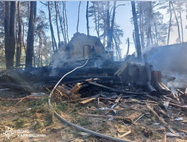 Після масованої атаки на Україну, зранку 1 червня російські варвари обстріляли Нікополь Дніпропетровської області. 1