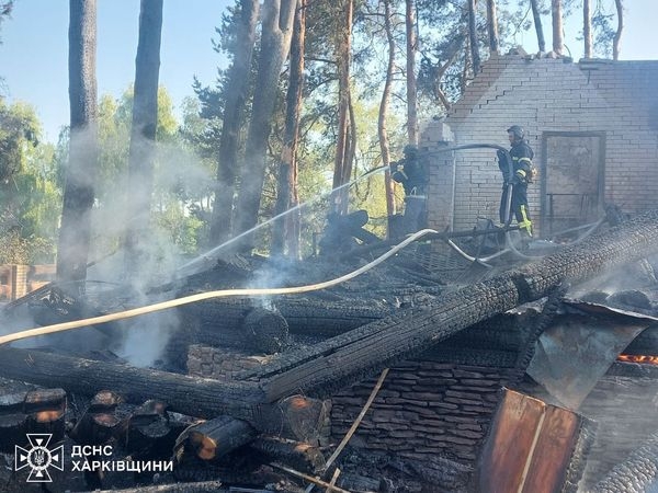 Після масованої атаки на Україну, зранку 1 червня російські варвари обстріляли Нікополь Дніпропетровської області. 1