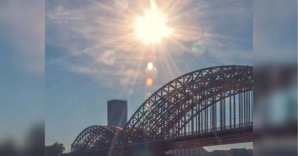 Передостання п'ятниця місяця, 21 червня, обіцяє бути сприятливим для спілкування днем, прогнозують астрологи. Ракам — корисні зв’язки, Рибам — бойовий настрій, а Тельцям — просування у кар’єрі: що обіцяють зорі на 21 червня - INFBusiness