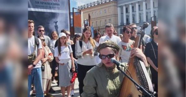 У Києві сотні людей прийшли попрощатися з «госпітальєром» Іриною Цибух (відео) - INFBusiness