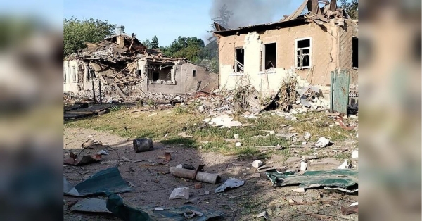 Російські агресори продовжують завдавати ударів по Харкову керованими авіабомбами. У православне свято близько 15:00 стався приліт у приватному секторі міста. Новий обстріл Харкова: знову є загиблі - INFBusiness