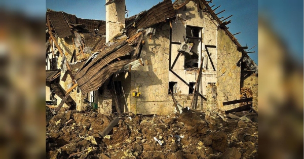 Росіяни продовжують обстрілювати Україну. У неділю, 23 червня, в Києві та низці областей України було оголошено повітряну тривогу через чергову ворожу ракетну атаку. Пізніше повідомлялося про вибухи у Києві, працювала ППО. Падіння уламків ракет на Київщині: постраждало двоє людей - INFBusiness