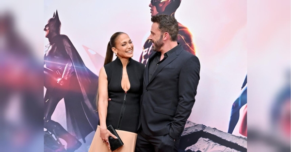 Коли серед прихильників Дженніфер Лопес почали поширюватися чутки про те, що співачка і актриса вирішила продати розкішний шикарний будинок в Беверлі-Хілз за 60 мільйонів доларів, ЗМІ називалися різні причини такого кроку, в тому числі і небажання жити в домі, де вона мешкала з колишнім чоловіком Алексом Родрігесом. Згодом основною стала версія про те, що у подружжя є фінансові проблеми. Гроші — не головне: стало відомо, чому насправді Аффлек і Лопес продають будинок - INFBusiness