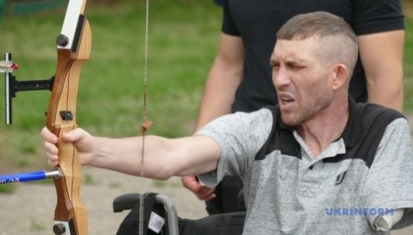 «Я – твоя рука»: в Івано-Франківську поранені воїни готуються до змагань зі стрільби з лука - INFBusiness