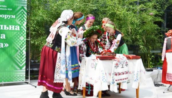 Весільний обряд Рівненщини включили до списку нематеріальної культурної спадщини - INFBusiness