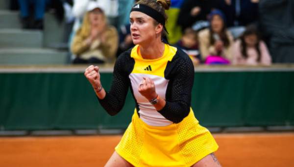 Світоліна перемогла румунку Богдан і зіграє в 1/8 фіналу Ролан Гаррос 01.06.2024 21:57 Укрінформ У Парижі триває другий в сезоні тенісний турнір серії Grand Slam - Відкритий чемпіонат Франції (Ролан Гаррос). Світоліна перемогла румунку Богдан і зіграє в 1/8 фіналу Ролан Гаррос - INFBusiness