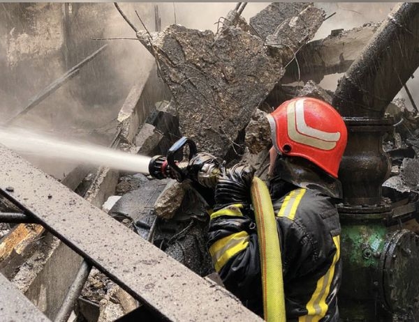 Після масованої атаки на Україну, зранку 1 червня російські варвари обстріляли Нікополь Дніпропетровської області. 1