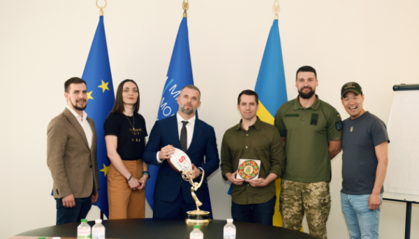 Матвій Бідний зустрівся з американським режисером Раяном Смітом - INFBusiness