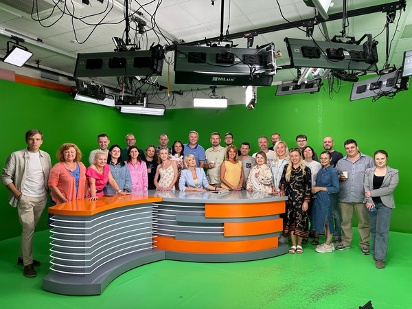 «Ми всі відчували відповідальність, бо ми журналісти і мали інформувати та заспокоювати людей», — каже Юлія 1