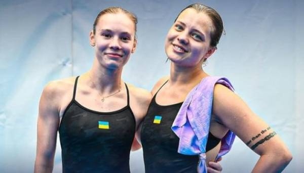 Українки стали чемпіонками Європи у синхронних стрибках у воду 23.06.2024 13:25 Укрінформ Гімн України пролунав на чемпіонаті Європи з водних видів спорту у Белграді. Українки стали чемпіонками Європи у синхронних стрибках у воду - INFBusiness