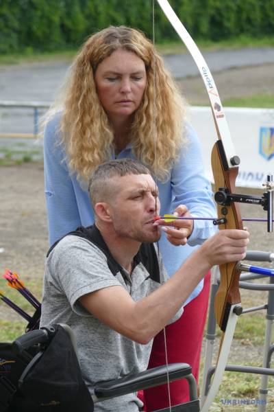 «Я – твоя рука»: в Івано-Франківську поранені воїни готуються до змагань зі стрільби з лука - INFBusiness