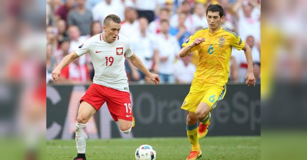 У п'ятницю, 7 червня, збірна України з футболу, яка зіграла у Нюрнберзі внічию з німцями (0:0), проведе черговий товариський поєдинок у рамках підготовки до Євро-2024. На Національному стадіоні імені Казімежа Гурського у Варшаві підопічні Сергія Реброва поміряються силами зі ще одним учасником чемпіонату Європи командою Польщі (арбітр — Ендрю Медлі з Англії). Де дивитись онлайн Польща — Україна: розклад трансляцій та прогноз на товариський матч перед Євро-2024 - INFBusiness