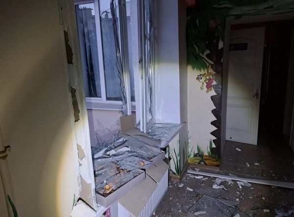 Вночі російські варвари знов масовано атакували Україну. За інформацією Повітряних сил, ворог застосував 6 ракет різних типів та 23 ударні БпЛА, серед яких: 1