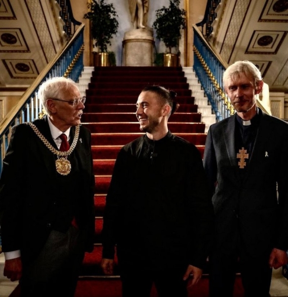 У Лондоні, Кардіффі та Бірмінгемі пройшов перший етап масштабного міжнародного проєкту Culture VS War, який ініційований Асоціацією «Дивись Українське» у квітні 2022 року задля фіксації та донесення правдивої інформації про війну рф проти України через історії боротьби знаних митців. 1