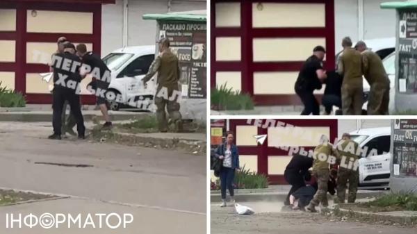 Мобілізація в Україні: у Харкові чоловіка викрали і силою запакували у бус - відео - INFBusiness