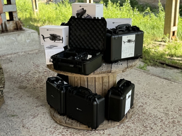 9 липня найстаріша нині парламентська партія України «Батьківщина» відзначила 25-річний ювілей. Як і чверть століття тому, «Батьківщина» не сходить з наміченого ще на початках курсу — допомагати людям, підтримувати та відстоювати їхнє право жити у вільній та незалежній країні. Ювілейний рік не став винятком, і з нагоди річниці партія замість святкувань здійснила масштабну місію — направила 25 вантажів гуманітарної та військової допомоги з 25 регіонів України. 1