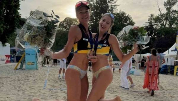 Жіноча збірна України з пляжного волейболу - третя на турнірі в Австрії - INFBusiness