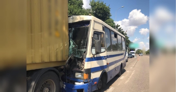 Понад 10 людей постраждали внаслідок ДТП за участю автобуса в Одесі - INFBusiness