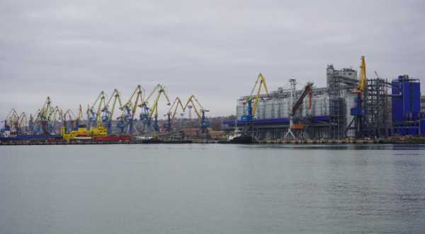 Окупанти збільшать відправлення краденого українського зерна з порту Маріуполя - INFBusiness