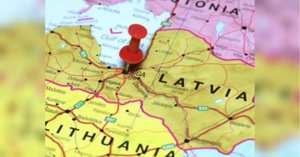 Для путіна війна в Україні — це не тільки — і навіть не стільки — війна в Україні. Люди, наближені до російського президента, кажуть, що він розглядає вторгнення як лише один із фронтів у конфлікті із Заходом. Це означає, що успіхи росії на полі бою можуть бути недостатніми, щоб задовольнити його. Щоб перемогти своїх справжніх ворогів у Брюсселі та Вашингтоні, путін може відчути, що йому потрібно напасти на члена НАТО, пише Foreign Affairs. Діятиме за знайомим сценарієм: ЗМІ про можливий напад росії на країни-членів НАТО - INFBusiness