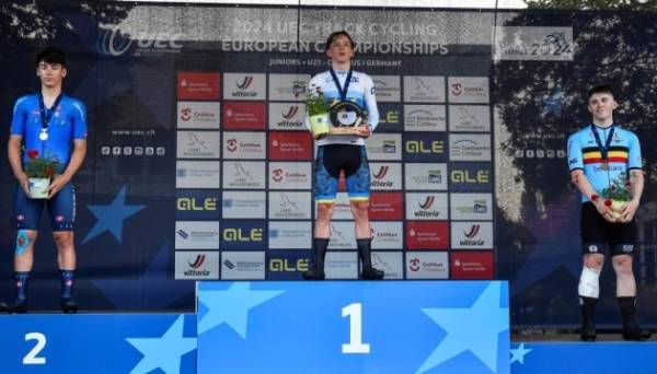 Український велогонщик Георгій Чижиков - чемпіон Європи серед юніорів 12.07.2024 11:08 Укрінформ У німецькому місті Котбус триває першість Європи серед юніорів та молоді до 23-х років з велоспорту (трек). Український велогонщик Георгій Чижиков - чемпіон Європи серед юніорів - INFBusiness