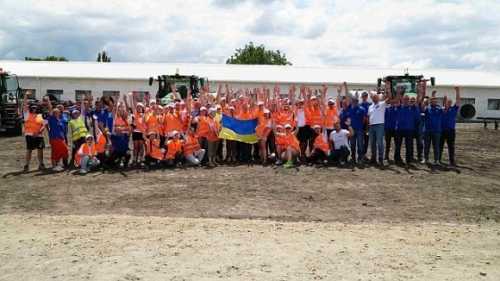 Компанія МХП провела освітній захід – MHP AGRI Future 2.0 – для студентів аграрних спеціальностей з усієї України. Це унікальна подія для українського агросектору. На триденному кемпі можна було зсередини ознайомитися з роботою бізнесу на цьому ринку, отримати досвід створення нового технологічного стартапу, розробки і просування інновацій. МХП провела масштабний інноваційний кемп для майбутніх аграріїв - INFBusiness