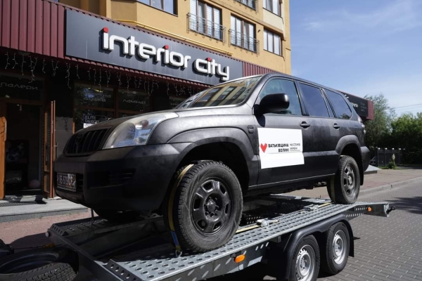 9 липня найстаріша нині парламентська партія України «Батьківщина» відзначила 25-річний ювілей. Як і чверть століття тому, «Батьківщина» не сходить з наміченого ще на початках курсу — допомагати людям, підтримувати та відстоювати їхнє право жити у вільній та незалежній країні. Ювілейний рік не став винятком, і з нагоди річниці партія замість святкувань здійснила масштабну місію — направила 25 вантажів гуманітарної та військової допомоги з 25 регіонів України. 1