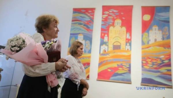 У Києві відкрили виставку «Золоте перевесло мистецької династії Саєнків» - INFBusiness