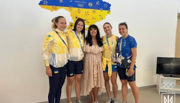 Джамала підртимує українських атлетів в Олімпійському селищі Парижа-2024 - INFBusiness