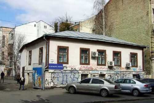 Слідами садиби Зеленських: Де-юре це старі халупи - чому руйнують історичний центр Києва - INFBusiness