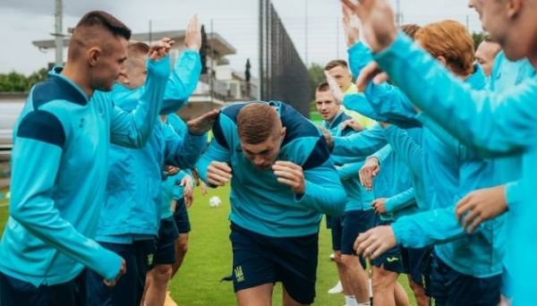 Артем Довбик дебютував у складі «Роми» в італійській Серії А - INFBusiness