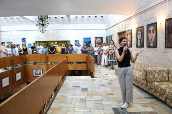 У Національній бібліотеці для дітей відкрилася виставка харківської художниці Юлії Бєляєвої та її дочок - INFBusiness