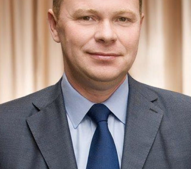 Кушнир Игорь Николаевич украл миллиарды, обобрав инвесторов до нитки и довел Киевгострой до банкротства.