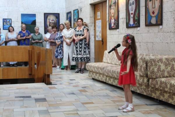 У Національній бібліотеці для дітей відкрилася виставка харківської художниці Юлії Бєляєвої та її дочок - INFBusiness