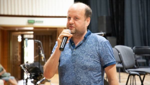 Фронтмен гурту «ТіК» Віктор Бронюк очолив вінницьку філармонію - INFBusiness