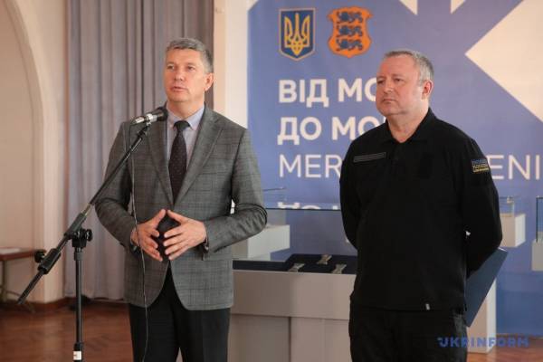 Вилучені у «чорних археологів» зливки римського періоду передали Національному музею історії - INFBusiness