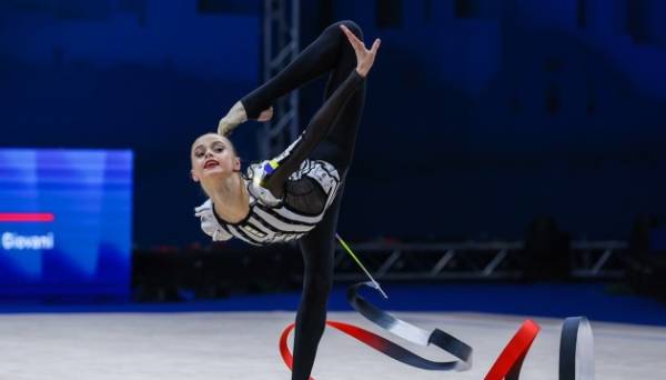 Таїсія Онофрійчук виступить у фіналі змагань з художньої гімнастики Олімпіада-2024 08.08.2024 19:42 Укрінформ У Парижі (Франція) розпочалися олімпійські змагання з художньої гімнастики. Таїсія Онофрійчук виступить у фіналі змагань з художньої гімнастики - INFBusiness