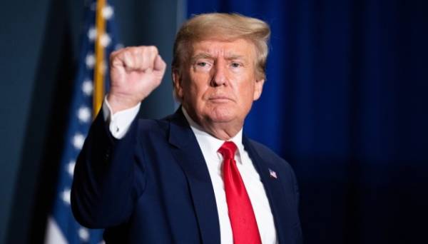 Сім'я Айзека Гейза вимагає від Трампа $3 мільйони компенсації за використання пісні співака - INFBusiness
