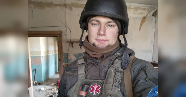 Змушували носити військову форму навиворіт: навіть в полоні військовий медик витягав осколки з тіл поранених побратимів - INFBusiness