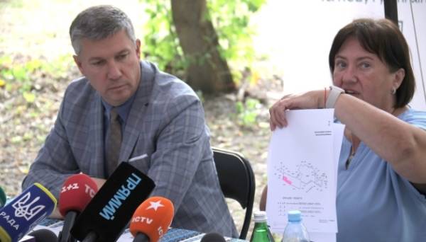 Музей у Пирогові оскаржує рішення про відчуження 1,8 гектара землі - Карандєєв Фото 27.08.2024 15:50 Укрінформ Міністерство юстиції і Національний музей народної архітектури та побуту України у Пирогові оскаржують у Касаційному господарському суді рішення, яким було відчужено 1,8 га території музею на користь ТОВ «Манеж-Холл». Музей у Пирогові оскаржує рішення про відчуження 1,8 гектара землі - Карандєєв - INFBusiness